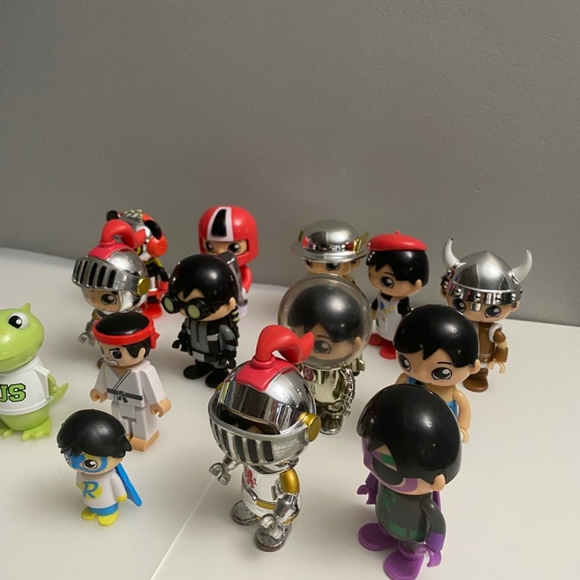 Ryan toy figures - Picture 2 of 3